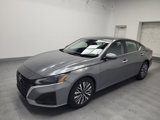 Used 2023 Nissan Altima 2.5 SV image 2