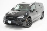 New 2024 Chrysler Pacifica Limited w/ S Appearance Package image 2