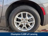 Used 2023 Chrysler Pacifica Touring-L image 6