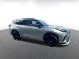 Used 2024 Toyota Highlander XSE image 2