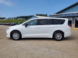 New 2026 Chrysler Pacifica Select image 2