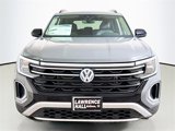 New 2025 Volkswagen Atlas Peak Edition SE image 2