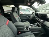 Used 2025 Chevrolet Colorado Z71 w/ Midnight Edition image 2