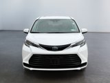 Used 2023 Toyota Sienna LE image 3