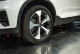 Used 2024 Volvo XC40 B5 Plus image 3