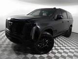 Used 2025 Cadillac Escalade ESV Sport Platinum image 3