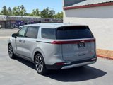 Used 2022 Kia Carnival EX image 4