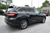 Used 2019 Toyota Highlander XLE image 3