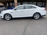 Used 2016 Ford Taurus SE image 2