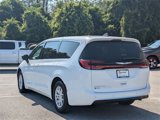 New 2025 Chrysler Pacifica Select image 5