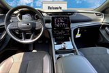 New 2025 Jeep Grand Cherokee Laredo image 5