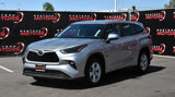 Used 2023 Toyota Highlander LE image 3