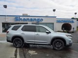 New 2025 Honda Pilot Touring image 2