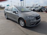 Used 2022 Chrysler Pacifica Touring-L image 2