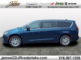 New 2025 Chrysler Pacifica Select image 2
