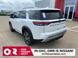 New 2025 Nissan Pathfinder Platinum image 3