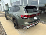 New 2025 Volkswagen Atlas Peak Edition SE image 6