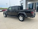 Used 2023 Jeep Gladiator Sport image 2