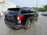Used 2022 Ford Explorer XLT w/ Equipment Group 202A image 3