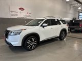 New 2025 Nissan Pathfinder Platinum image 2