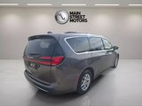 Used 2022 Chrysler Pacifica Touring-L image 5