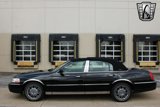 Used 2006 Lincoln Town Car Designer Series image 4