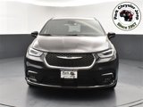 New 2025 Chrysler Pacifica Select image 2