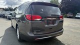 Used 2018 Chrysler Pacifica Touring-L w/ Premium Audio Group image 4