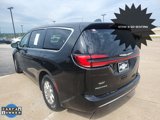 Used 2025 Chrysler Pacifica Select image 4