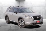 New 2025 Nissan Pathfinder Platinum image 2