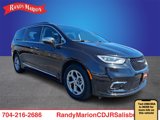 Used 2023 Chrysler Pacifica Limited image 3