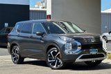 New 2025 Mitsubishi Outlander SE image 3