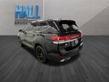 Used 2024 Volkswagen Atlas SE w/ Panoramic Sunroof Package image 4