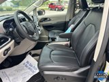 Used 2023 Chrysler Pacifica Touring-L image 2