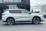 New 2025 Mitsubishi Outlander SE image 5