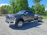 New 2025 RAM 4500 4x4 Crew Cab DRW image 2
