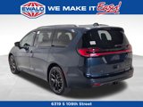 New 2025 Chrysler Pacifica Limited w/ Uconnect Theater Family Group image 5