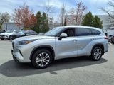 Used 2022 Toyota Highlander XLE image 3