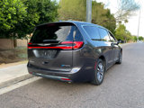 Used 2023 Chrysler Pacifica Touring-L image 5