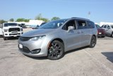 Used 2019 Chrysler Pacifica Limited w/ Advanced Safetytec Group image 3
