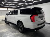 Used 2022 GMC Yukon XL AT4 image 2