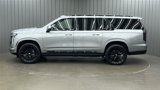 Used 2025 Cadillac Escalade ESV Sport Platinum image 2