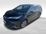 Used 2022 Toyota Sienna XLE image 2
