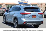 Used 2020 Toyota Highlander XLE image 2