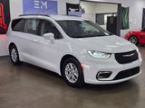Used 2022 Chrysler Pacifica Touring-L image 3