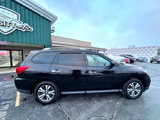 Used 2018 Nissan Pathfinder SV image 2