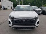 New 2025 Volkswagen Atlas Peak Edition SE image 2