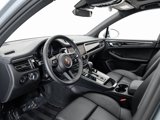 Certified 2024 Porsche Macan image 4