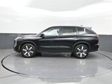 New 2025 Mitsubishi Outlander SE image 2