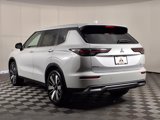 New 2025 Mitsubishi Outlander SE image 5